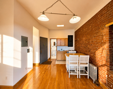 2252 1st Avenue - Photo Thumbnail 9