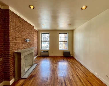 422 East 83rd Street - Photo Thumbnail 1