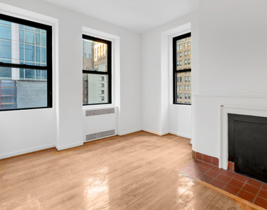48th and 9th Avenue  - Photo Thumbnail 2