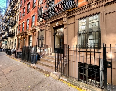 422 East 83rd Street - Photo Thumbnail 17