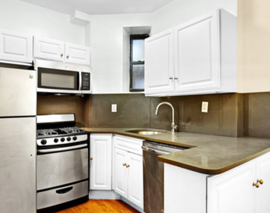  51st street & 3rd avenue  - Photo Thumbnail 2