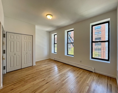 1727 Lexington Avenue - Photo Thumbnail 9