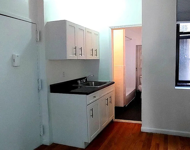 180 East 101st Street - Photo Thumbnail 4