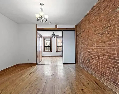 2250 1st Avenue - Photo Thumbnail 3