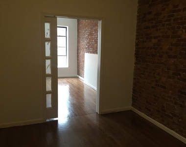 1719 Lexington Avenue - Photo Thumbnail 2