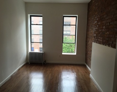 1719 Lexington Avenue - Photo Thumbnail 3