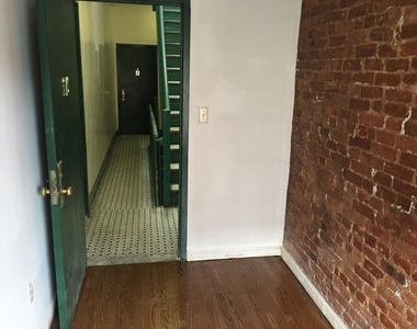 1719 Lexington Avenue - Photo Thumbnail 9