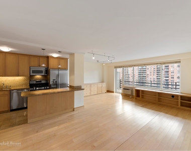 392 Central Park West - Photo Thumbnail 0