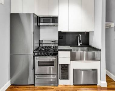 16 East 116th Street - Photo Thumbnail 2