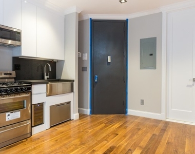 16 East 116th Street - Photo Thumbnail 4