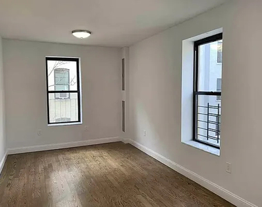 424 East 116th Street - Photo Thumbnail 2