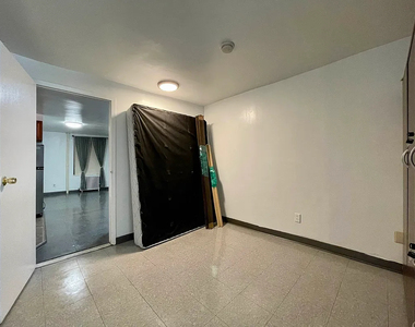 231 East 115th Street - Photo Thumbnail 4