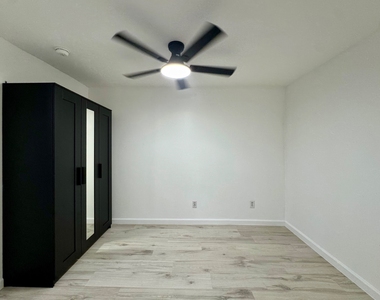 231 East 115th Street - Photo Thumbnail 5