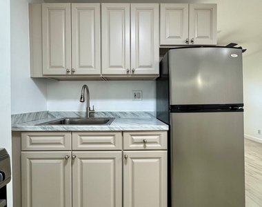 231 East 115th Street - Photo Thumbnail 7