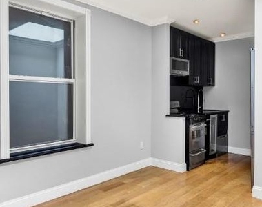 2 bed 2 bath-midtown west- no brokers fee - Photo Thumbnail 2