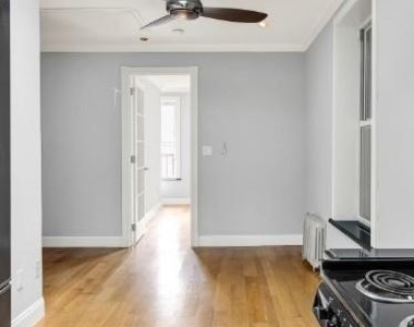 2 bed 2 bath-midtown west- no brokers fee - Photo Thumbnail 4