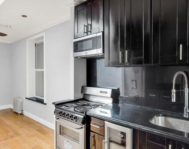 2 bed 2 bath-midtown west- no brokers fee - Photo Thumbnail 5