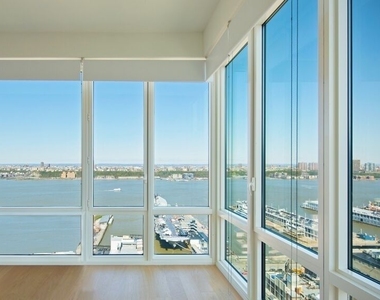 550 West 45th Street - Photo Thumbnail 2