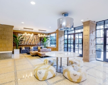 305 East 86th Street - Photo Thumbnail 5