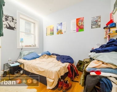 221 Clarkson, Ave - Photo Thumbnail 3