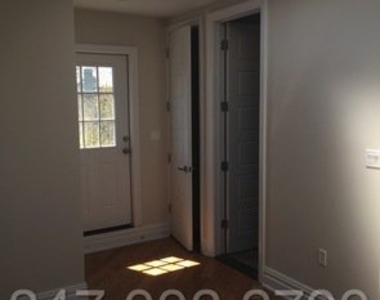 306 Clifton Pl - Photo Thumbnail 8