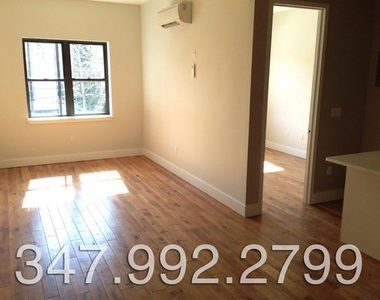 484 Hancock St - Photo Thumbnail 7