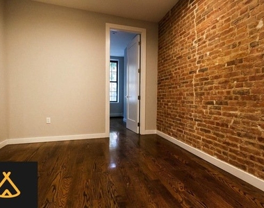 255 Linden St - Photo Thumbnail 3