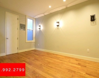 462 Pulaski Street - Photo Thumbnail 1