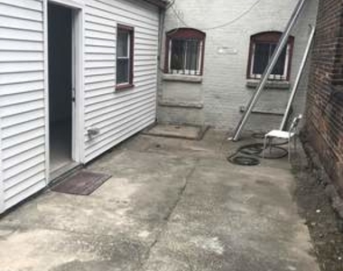 812 Sterling Pl - Photo Thumbnail 9