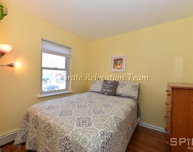 77-16 25th Avenue, East Elmhurst, Ny 11370 - Photo Thumbnail 8