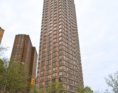 1775 York Avenue - Photo Thumbnail 10