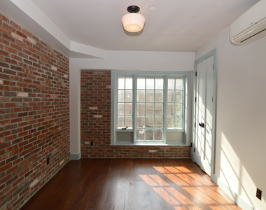 31 Brooklyn Ave - Photo Thumbnail 6