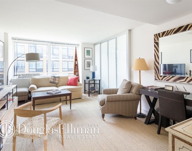 450 West 17th St - Photo Thumbnail 4