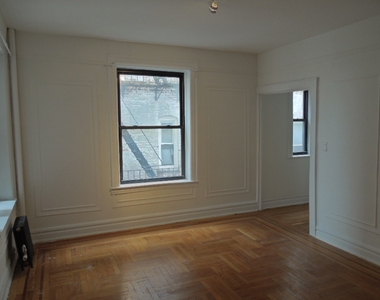 159 Eastern Parkway 4F - Photo Thumbnail 2