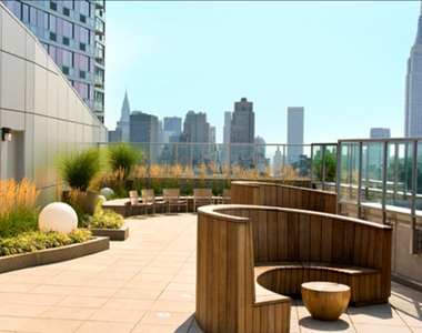 505 West 37th Street - Photo Thumbnail 9