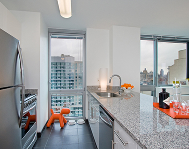 505 West 37th Street - Photo Thumbnail 3