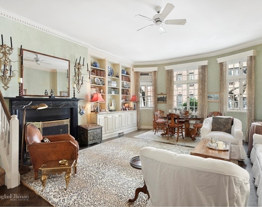 40 East 74th St - Photo Thumbnail 0