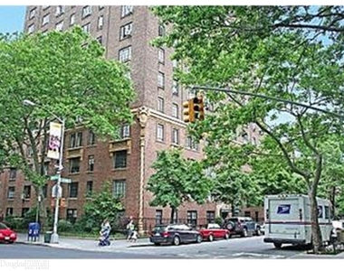 101 Lafayette Avenue - Photo Thumbnail 6