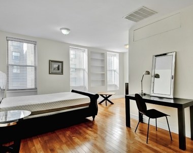 East 57th Street, 4th Floor - Photo Thumbnail 3