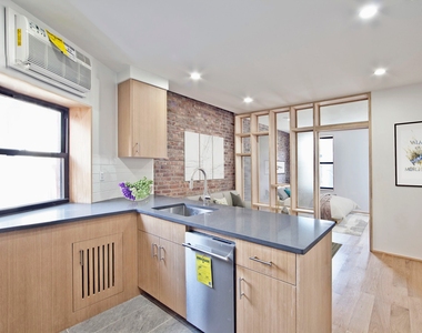 124 Ludlow St - Photo Thumbnail 4