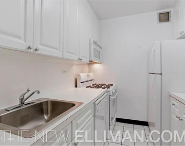 230 West 55th St - Photo Thumbnail 2