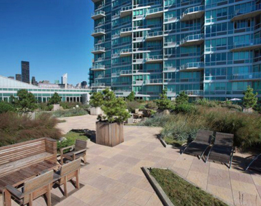 Vernon Blvd-New unit on the market - - Photo Thumbnail 9