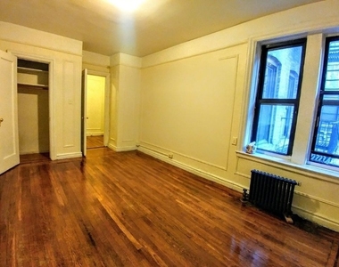 35 Hillside Avenue - Photo Thumbnail 4