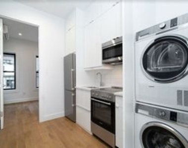 260 W. 52nd Street Apt 14H - Photo Thumbnail 2