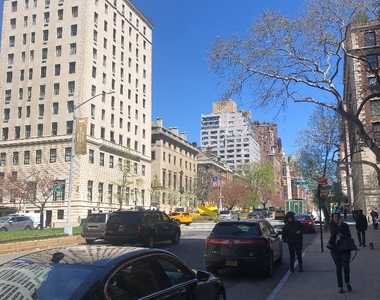 Between Lexington and Park Avenue - Photo Thumbnail 5