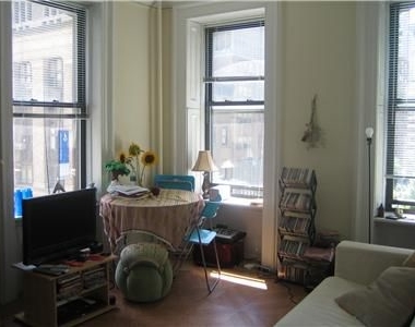 137 East 35th St - Photo Thumbnail 0