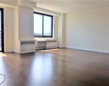  3br/2.5bath High Floor Central Harlem with 24hr Doorman - Photo Thumbnail 3