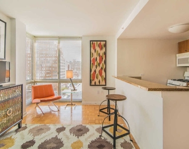 400 west 37th street - Photo Thumbnail 4