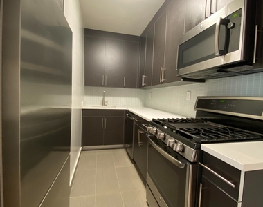 West 53rd Street - Photo Thumbnail 1