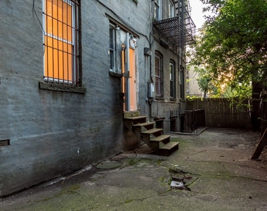 709 Dekalb Ave - Photo Thumbnail 4